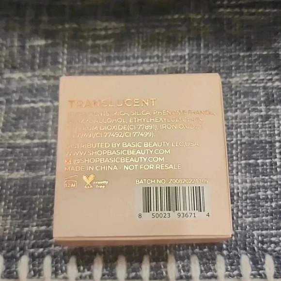 Basic Beauty Setting Powder - Picture 2 of 2